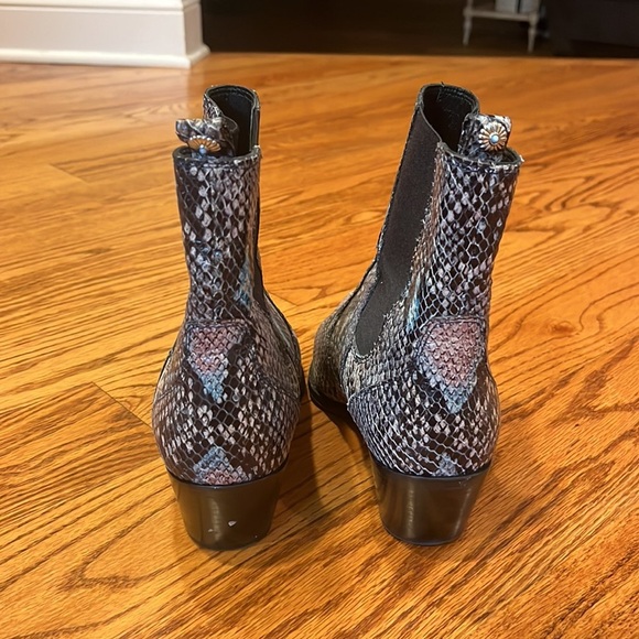PAIGE Woman’s Snake Skin Booties Size 8 - Picture 5 of 7